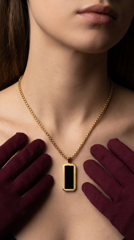 Roman Sleek Gold & Onyx