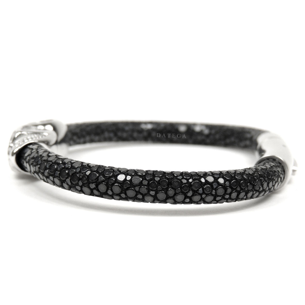 Twinskull White Gold Black Stingray