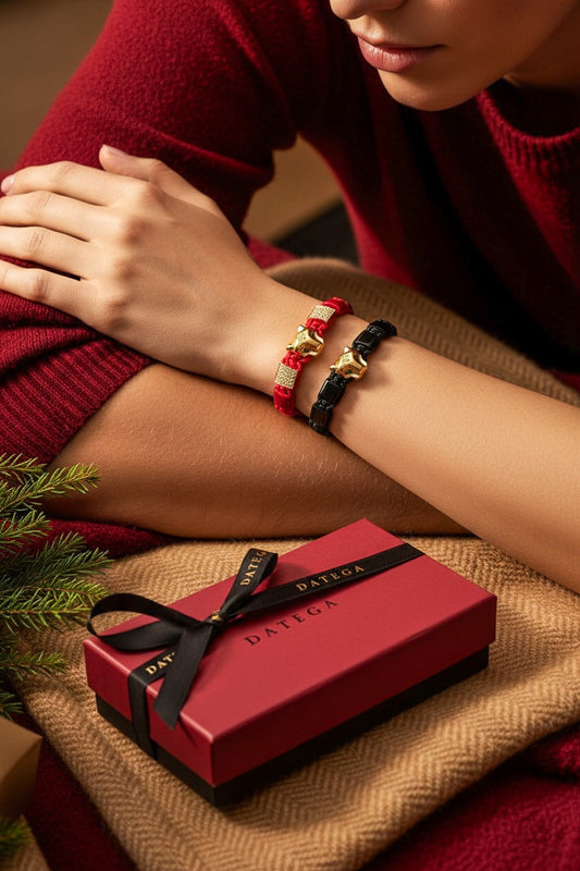 Grand Jaguar Yellow Gold, Red Turquoise & Carnelian