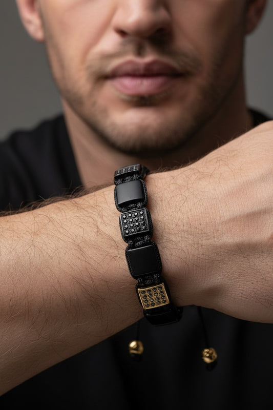 The Cairo Flatbead - Onyx & Yellow Gold