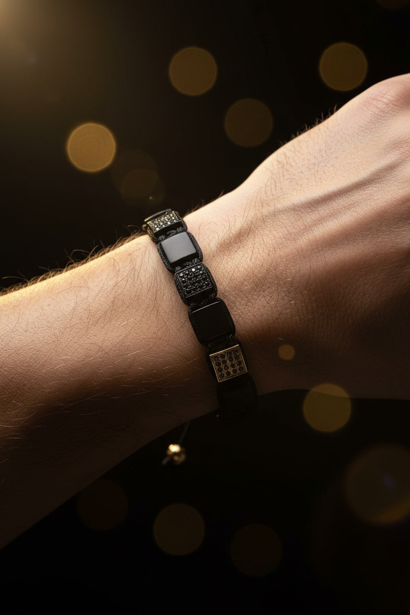 The Cairo Flatbead - Onyx & Yellow Gold