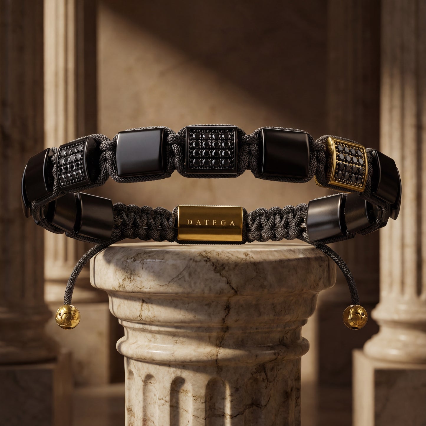 The Cairo Flatbead - Onyx & Yellow Gold
