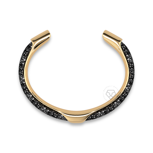 Arum Yellow Gold Black Stingray