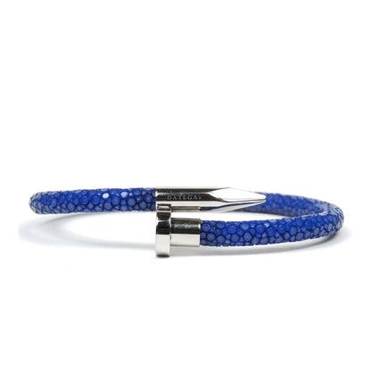 Nail White Gold Blue Stingray